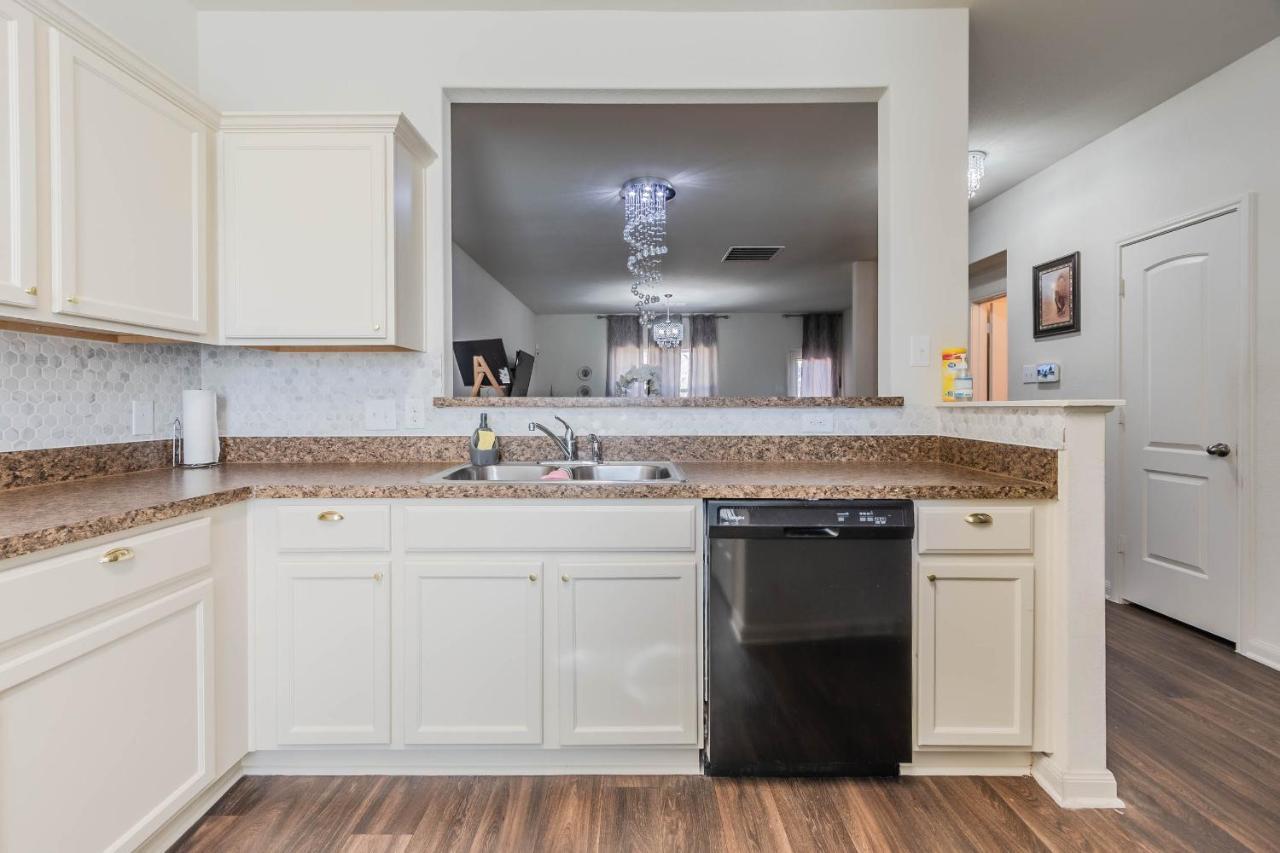 Luxury 5Br Dallas Retreat With Business Amenities - Perfect For Business Travelers, Families & Groups Экстерьер фото