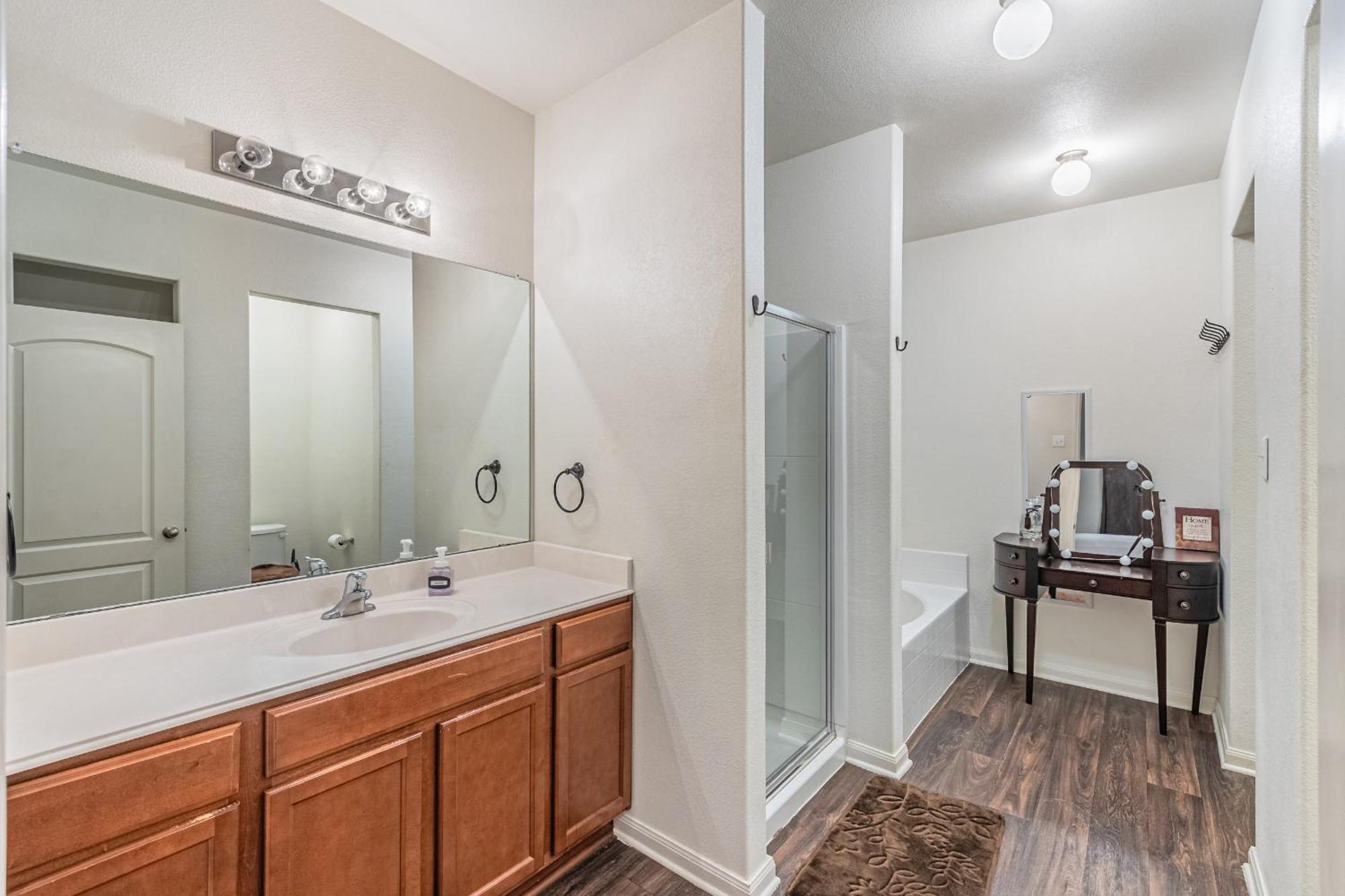 Luxury 5Br Dallas Retreat With Business Amenities - Perfect For Business Travelers, Families & Groups Экстерьер фото